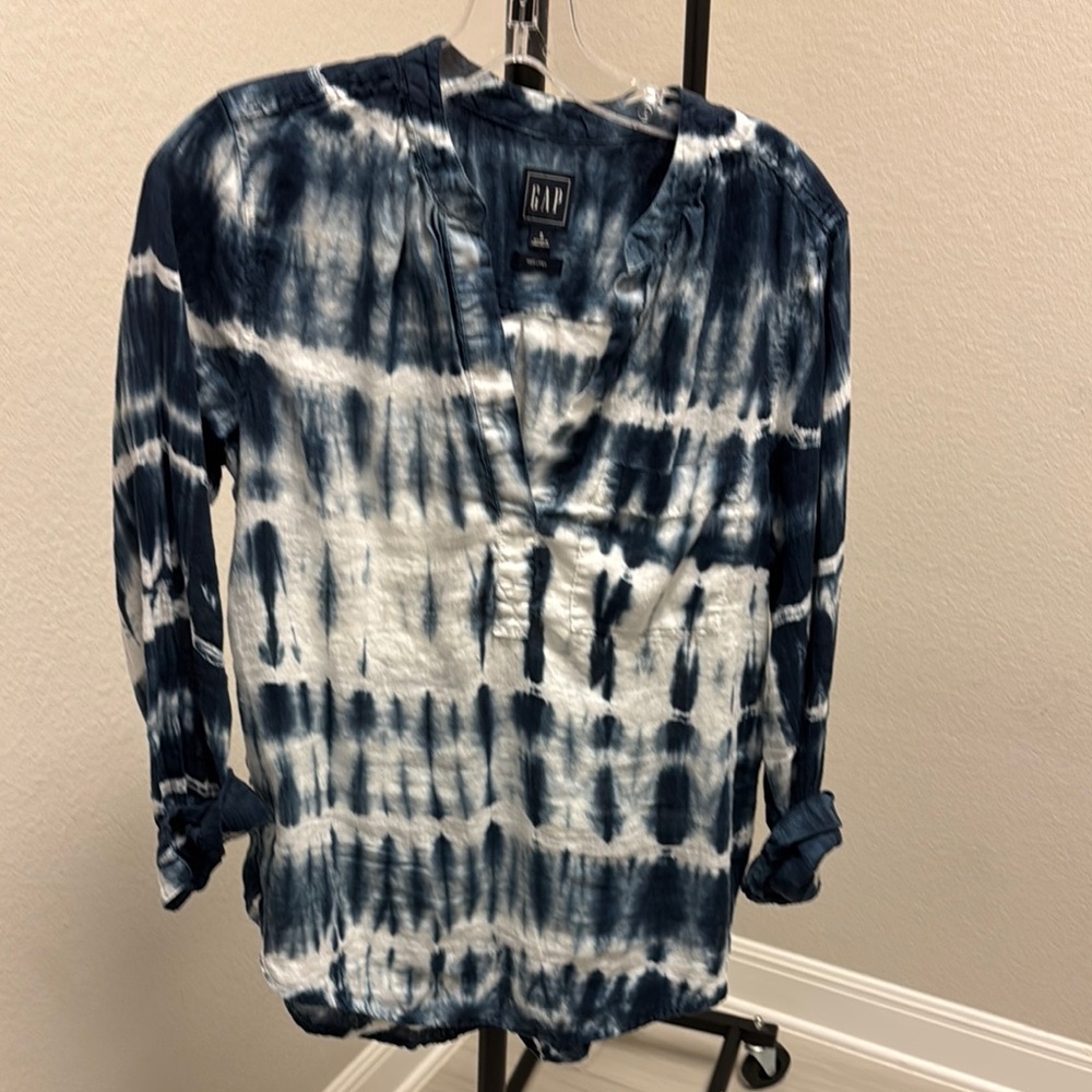 GAP Blue and White Tie-Dye Blouse
